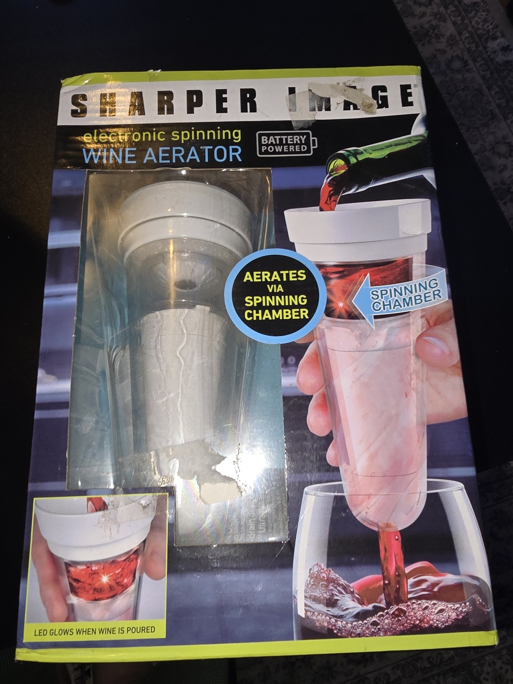 SHARPER IMAGE White Electronic Spinning Wine Aerator